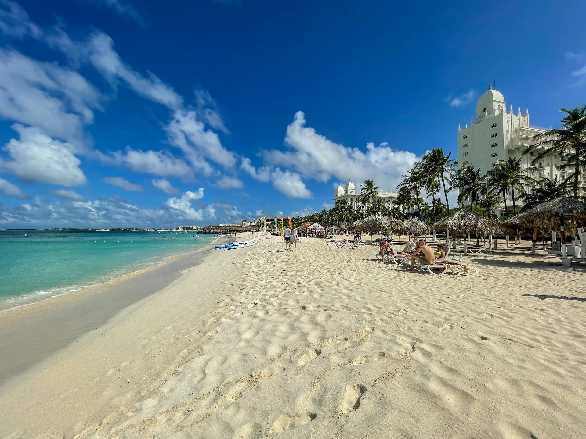 check out these cheap tropical places to travel - Aruba  