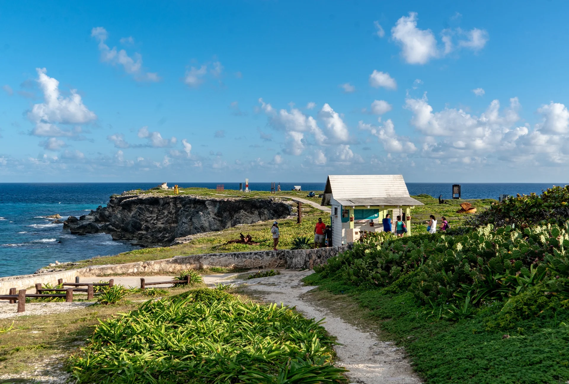  Isla Mujeres, Mexico  - cheap tropical places to travel.