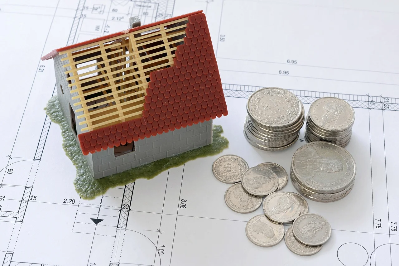 how to save money building a house